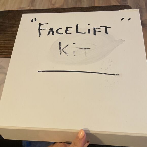 AVAZZIA EZZI-LIFT COSMETIC MICROCURRENT FACIAL MASSAGE AT HOME - Picture 10 of 10